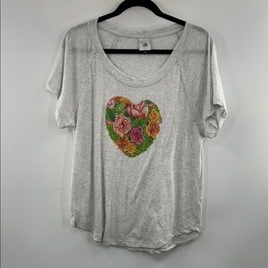 3For$20 Cabi Gray Floral Heart Top Size Small